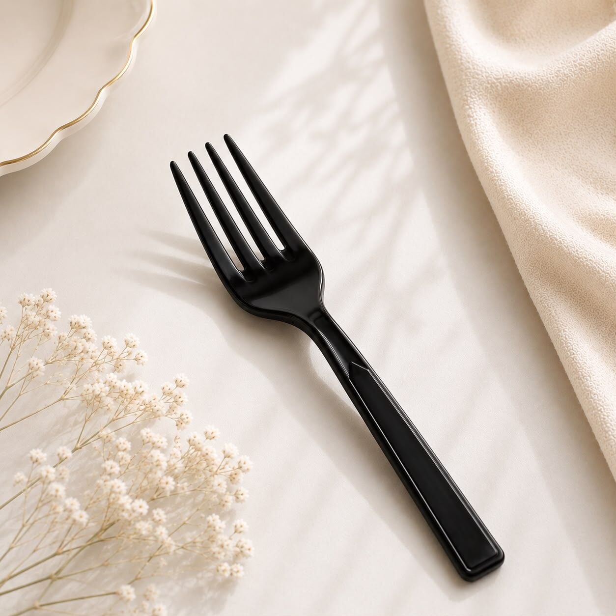 Siyah Plastik Tabak 24 Adet